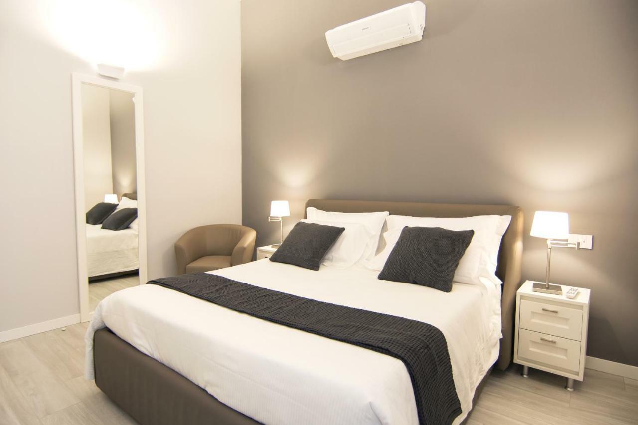 La Quadra Suites - Central Apartments In Iseo With Daily Housekeeping Exterior photo